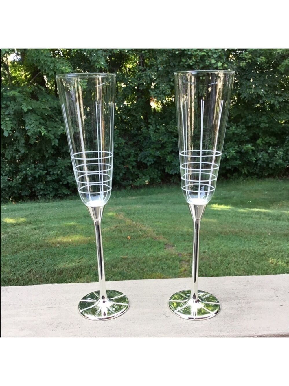 Mikasa Avenue Collection set of 2 toasting fluted champagne glasses